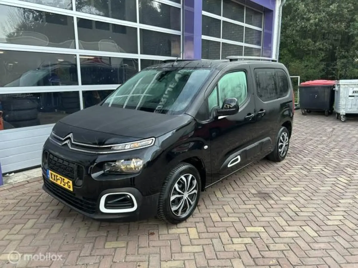 LIVE * AIRCO * NAVIGATIE * LANE ASS * CC *