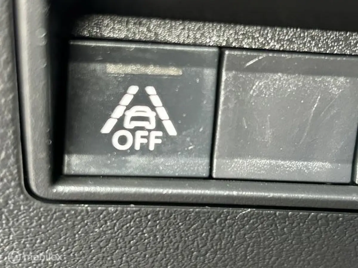 LIVE * AIRCO * NAVIGATIE * LANE ASS * CC *