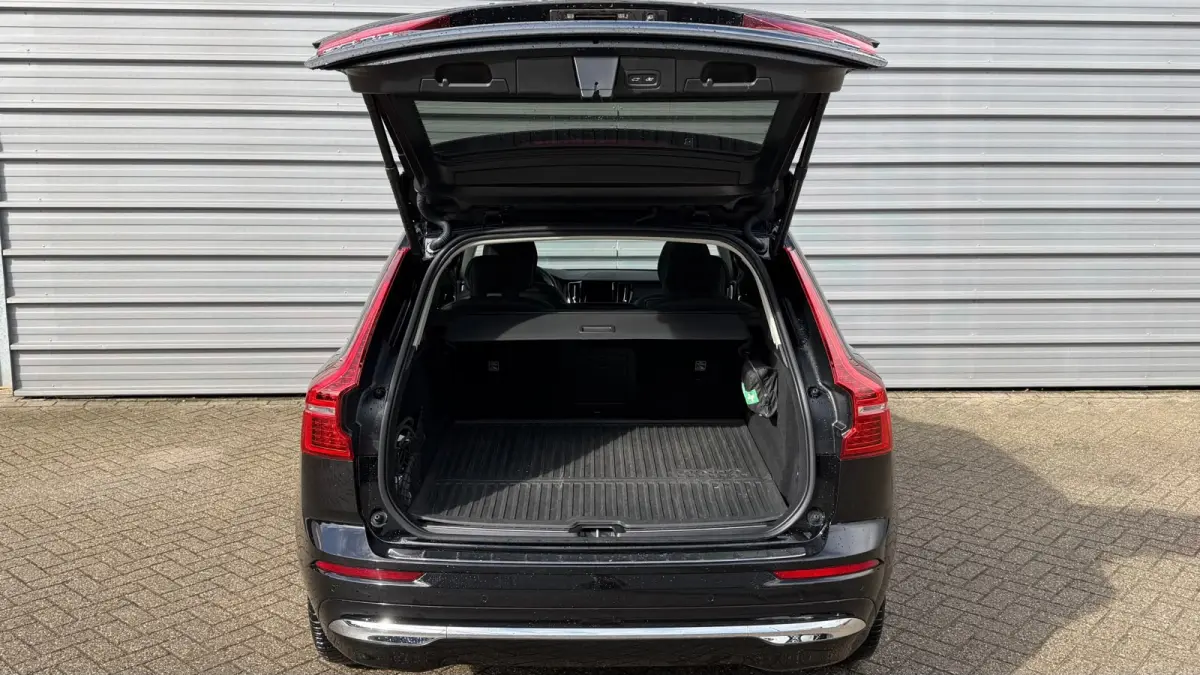 T6 350PK AWD Core Bright | Leder | Climate Pack | Trekhaak | 19" | Privacy glas