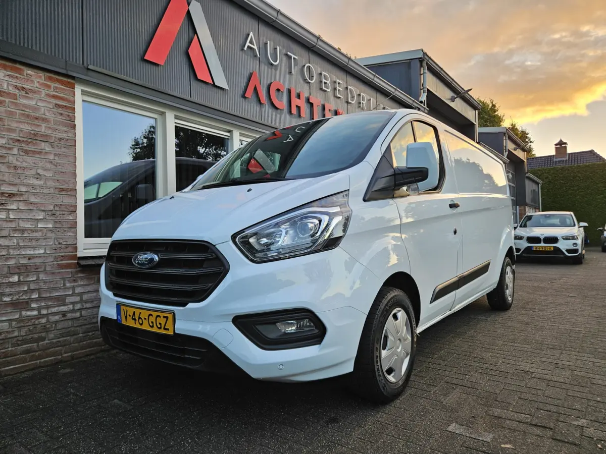 300 2.0 TDCI L2H1 Trend Trekhaak! 3-Zitplaatsen! 131PK! Mooie/Nette Bus! Airco!