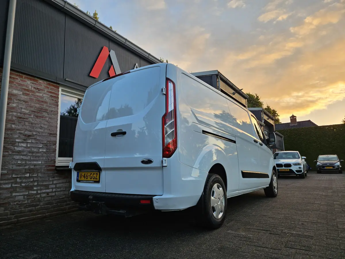 300 2.0 TDCI L2H1 Trend Trekhaak! 3-Zitplaatsen! 131PK! Mooie/Nette Bus! Airco!
