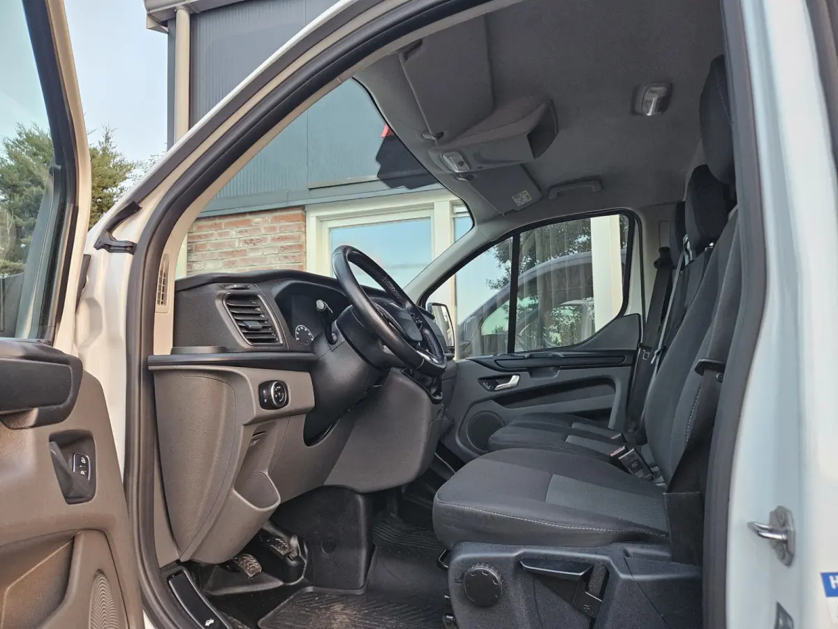 300 2.0 TDCI L2H1 Trend Trekhaak! 3-Zitplaatsen! 131PK! Mooie/Nette Bus! Airco!