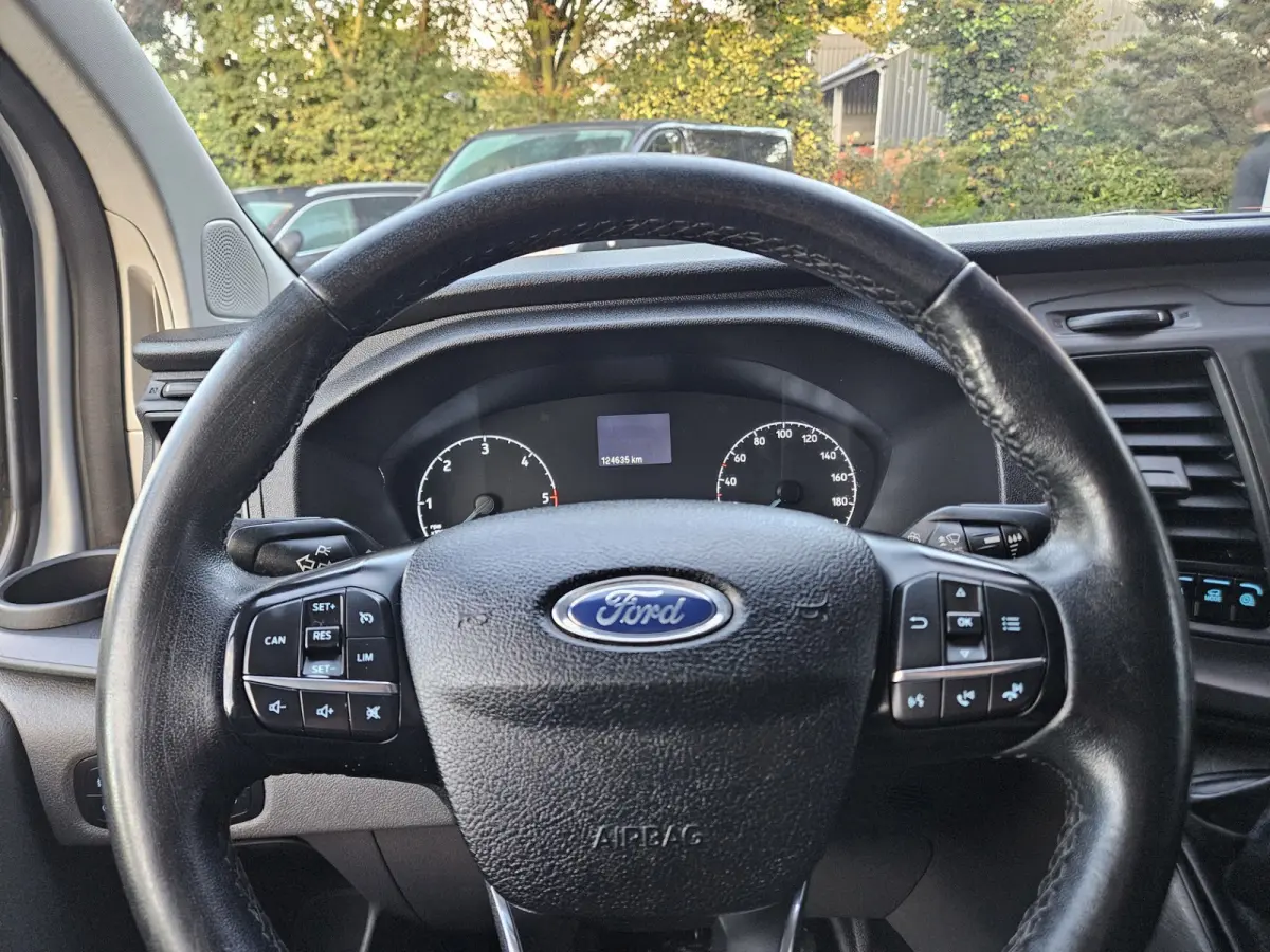 300 2.0 TDCI L2H1 Trend Trekhaak! 3-Zitplaatsen! 131PK! Mooie/Nette Bus! Airco!