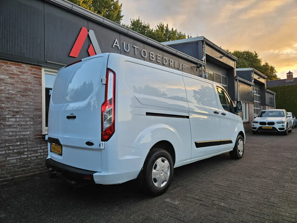300 2.0 TDCI L2H1 Trend Trekhaak! 3-Zitplaatsen! 131PK! Mooie/Nette Bus! Airco!
