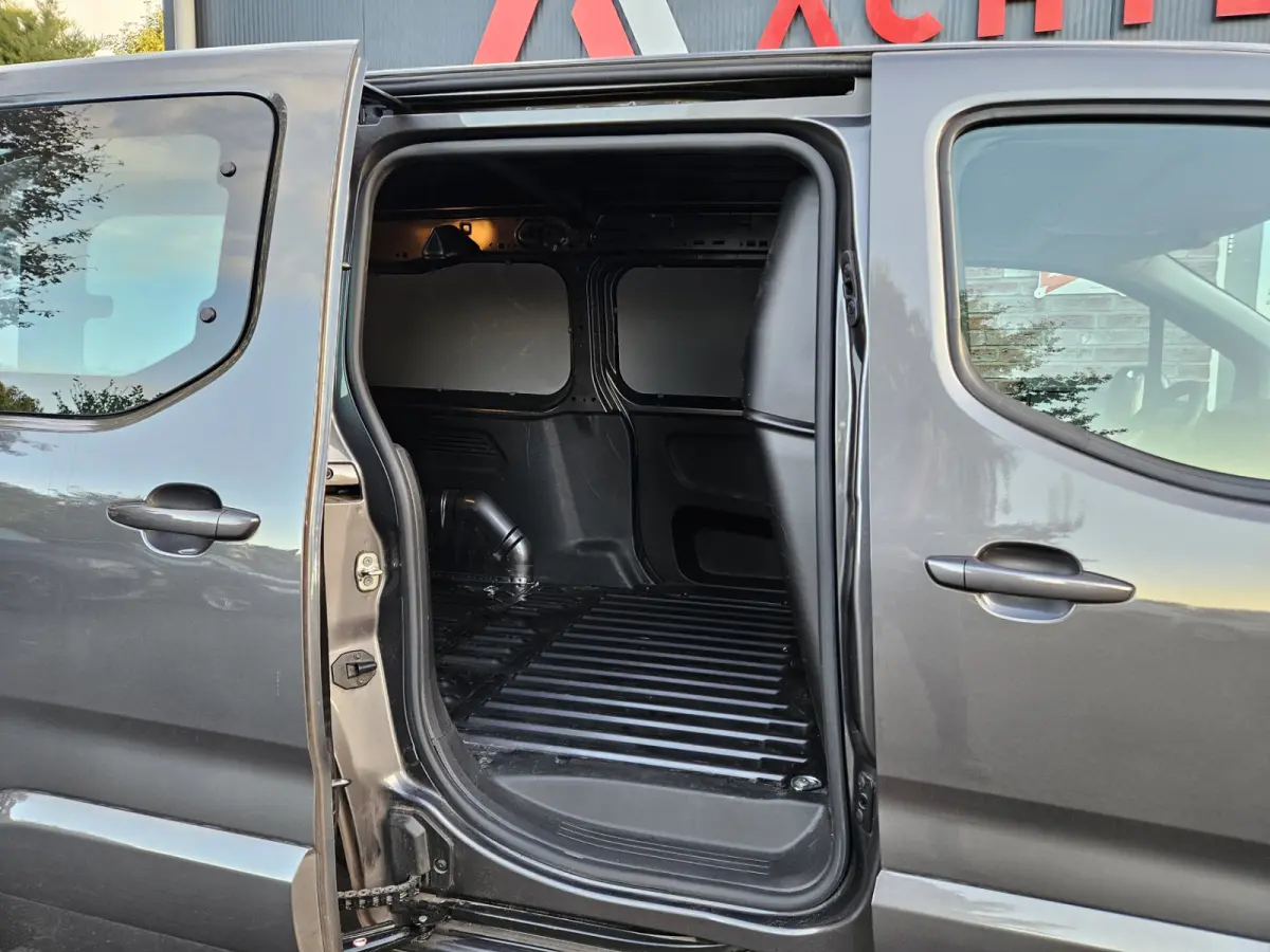 1.5D 130pk L2 1000kg Automaat! 130PK! NAP! Mooie/Nette Bus! Carplay! Camera!