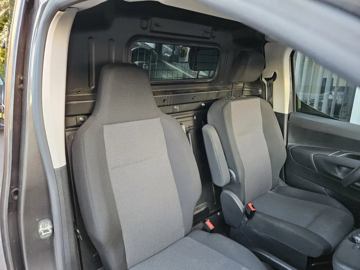 1.5D 130pk L2 1000kg Automaat! 130PK! NAP! Mooie/Nette Bus! Carplay! Camera!