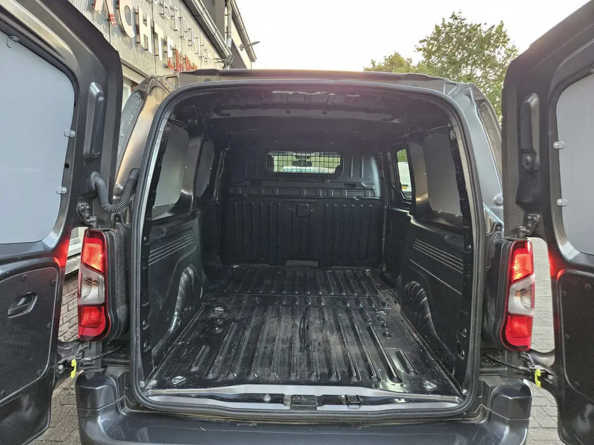 1.5D 130pk L2 1000kg Automaat! 130PK! NAP! Mooie/Nette Bus! Carplay! Camera!