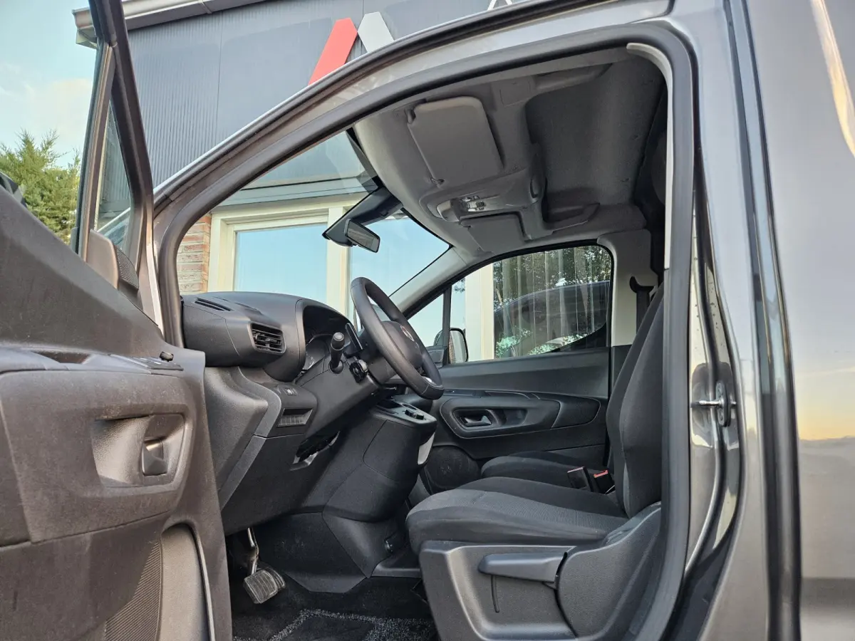 1.5D 130pk L2 1000kg Automaat! 130PK! NAP! Mooie/Nette Bus! Carplay! Camera!
