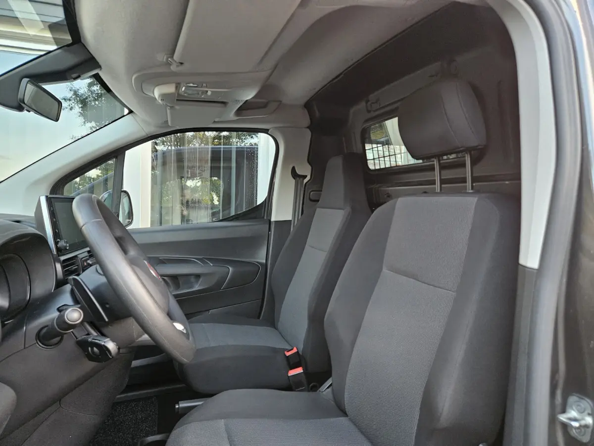 1.5D 130pk L2 1000kg Automaat! 130PK! NAP! Mooie/Nette Bus! Carplay! Camera!