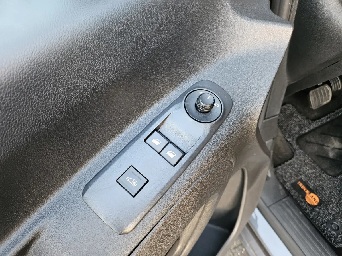 1.5D 130pk L2 1000kg Automaat! 130PK! NAP! Mooie/Nette Bus! Carplay! Camera!