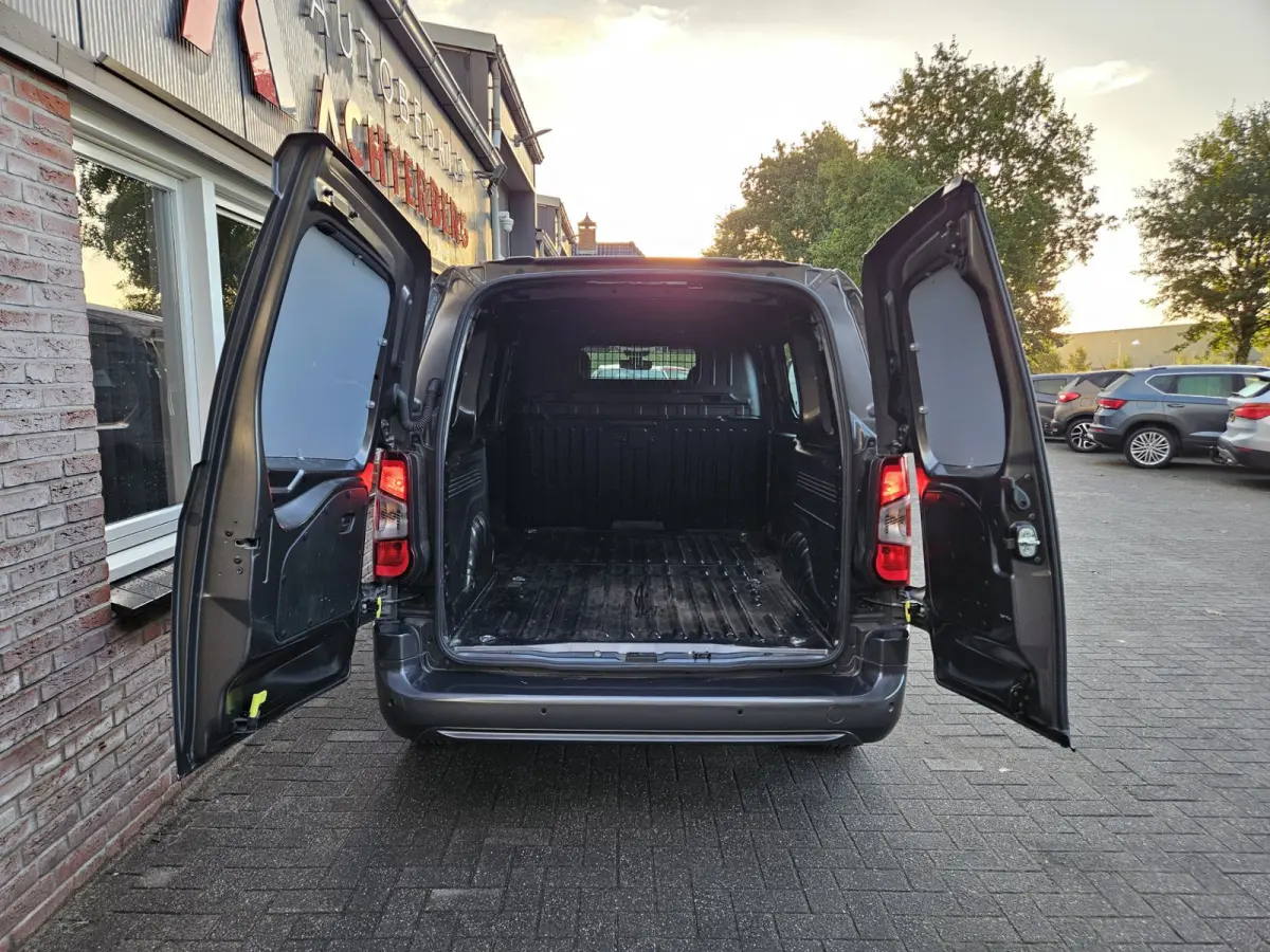 1.5D 130pk L2 1000kg Automaat! 130PK! NAP! Mooie/Nette Bus! Carplay! Camera!