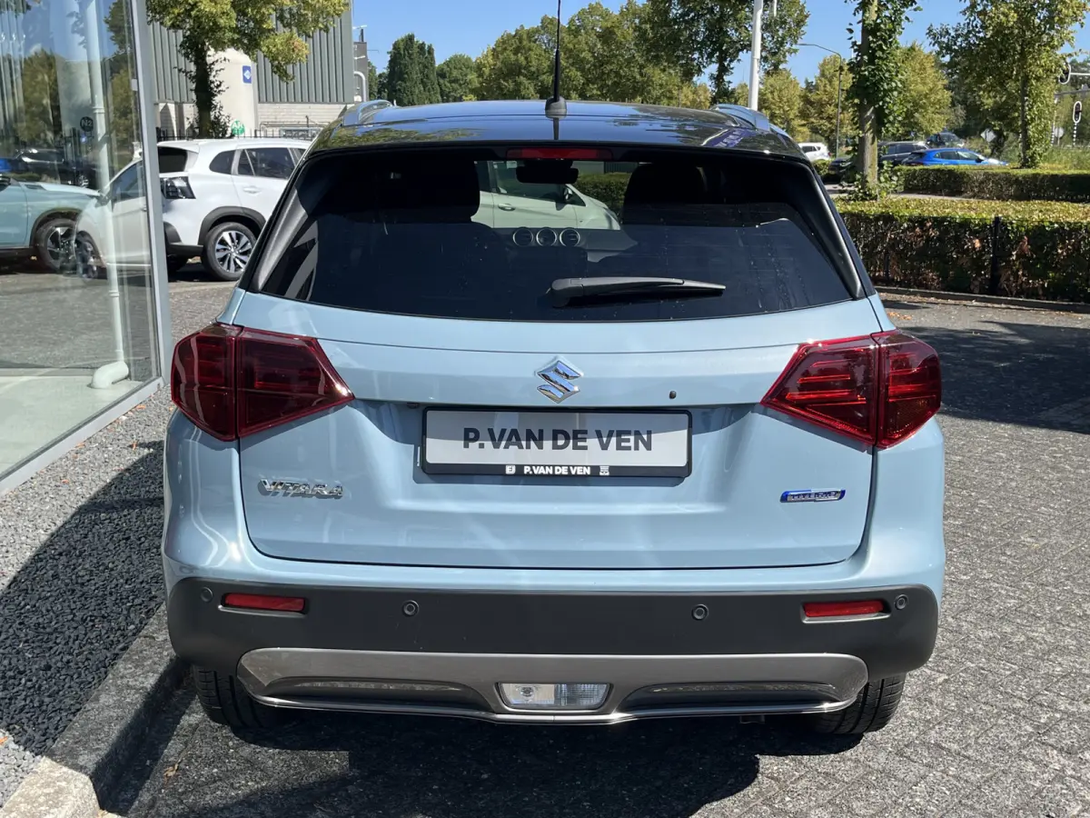 1.4 Boosterjet Smart Hybrid Select Automaat  €2.000,- voordeel | Meerdere kleuren leverbaar |  Bi-Tone | Adapt. Cruise | Camera | Dodehoek | Rijstrook | Stoelverwarming | etc. etc.