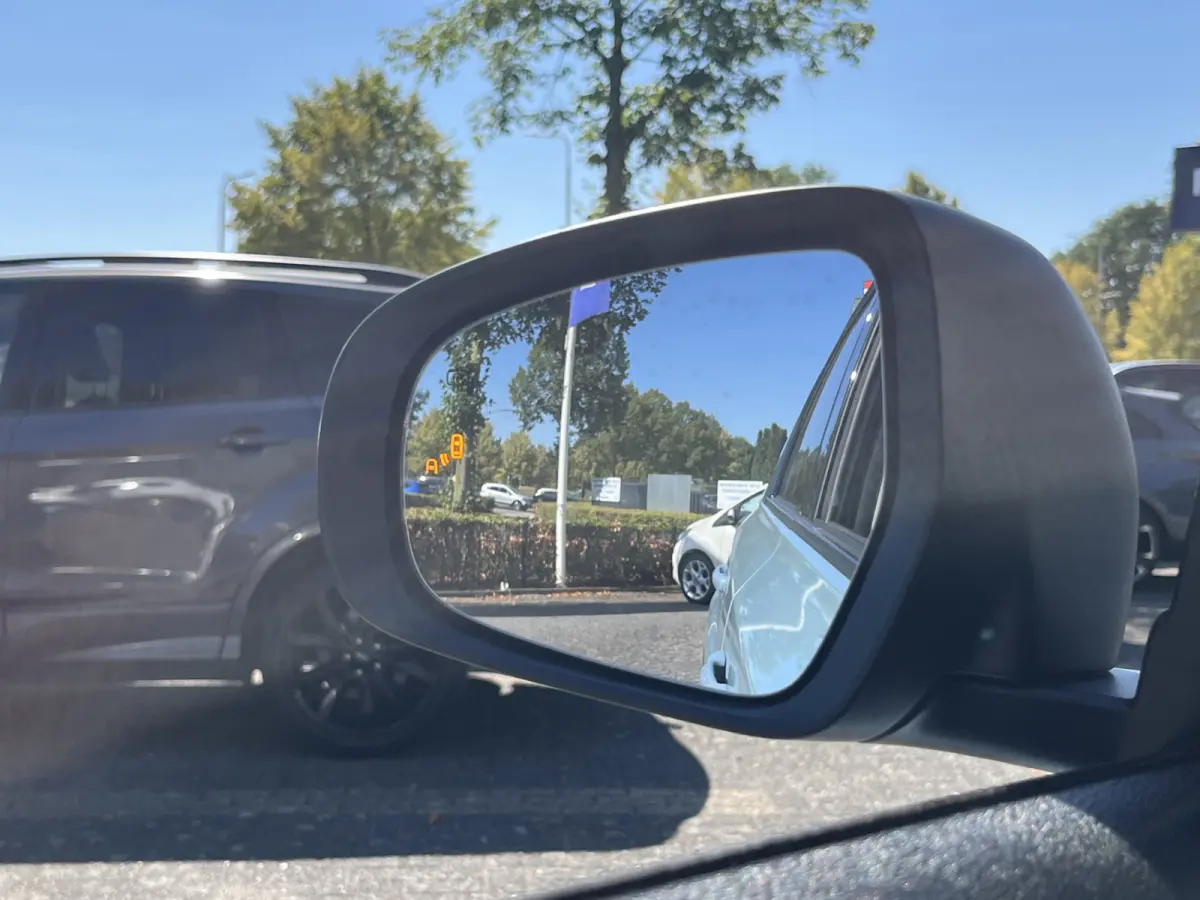 1.4 Boosterjet Smart Hybrid Select Automaat  €2.000,- voordeel | Meerdere kleuren leverbaar |  Bi-Tone | Adapt. Cruise | Camera | Dodehoek | Rijstrook | Stoelverwarming | etc. etc.