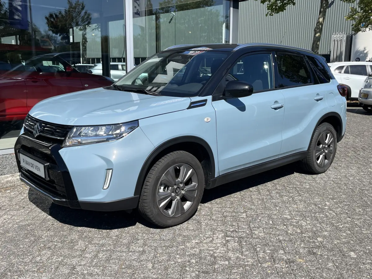 1.4 Boosterjet Smart Hybrid Select Automaat  €2.000,- voordeel | Meerdere kleuren leverbaar |  Bi-Tone | Adapt. Cruise | Camera | Dodehoek | Rijstrook | Stoelverwarming | etc. etc.