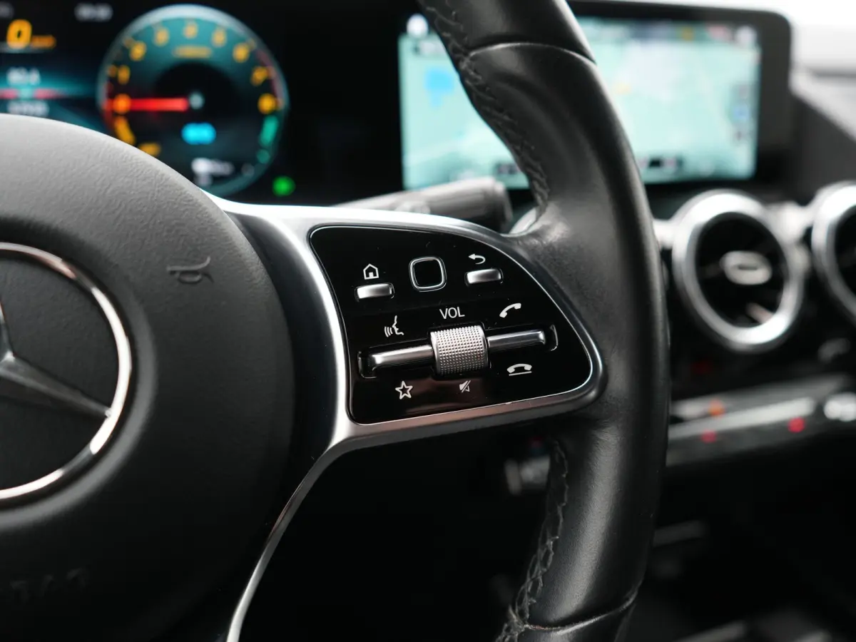 250 e Business Line PHEV 218pk Dealer O.H. | SOH 95% | Stoelverwarming | Apple Carplay | Cruise Control | Widescreen Navi | Draadloze Telefoonlader | Park Assist | Lane Assist | DAB | LED Ko