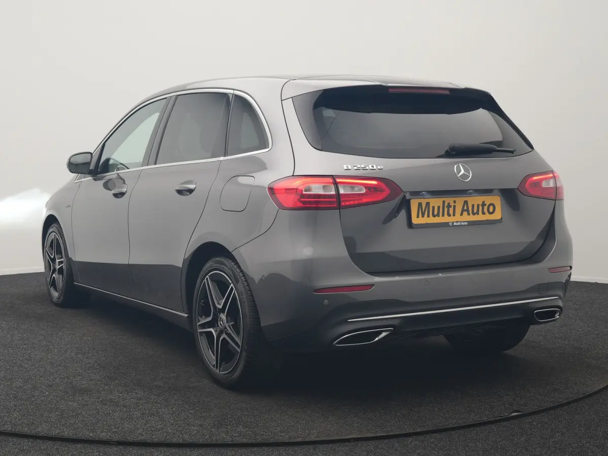 250 e Business Line PHEV 218pk Dealer O.H. | SOH 95% | Stoelverwarming | Apple Carplay | Cruise Control | Widescreen Navi | Draadloze Telefoonlader | Park Assist | Lane Assist | DAB | LED Ko