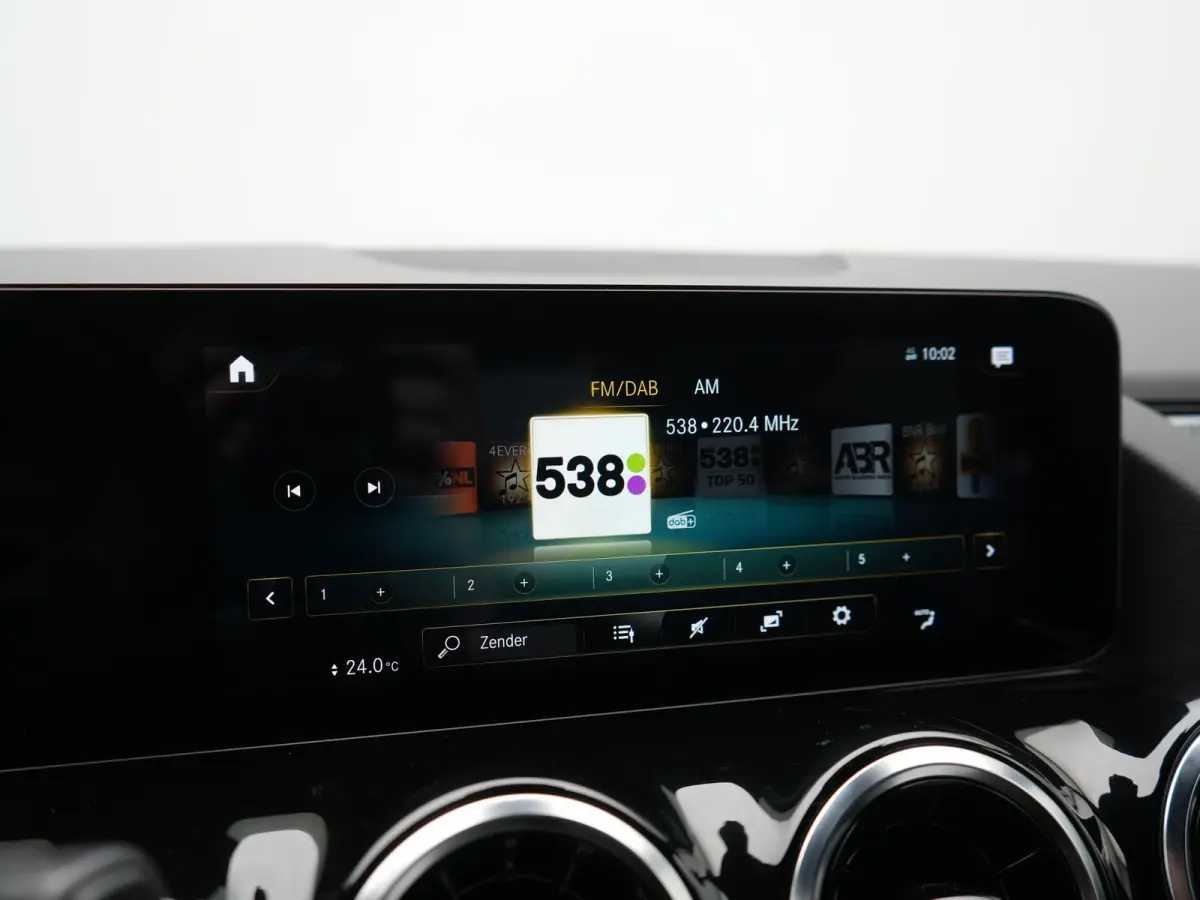 250 e Business Line PHEV 218pk Dealer O.H. | SOH 95% | Stoelverwarming | Apple Carplay | Cruise Control | Widescreen Navi | Draadloze Telefoonlader | Park Assist | Lane Assist | DAB | LED Ko