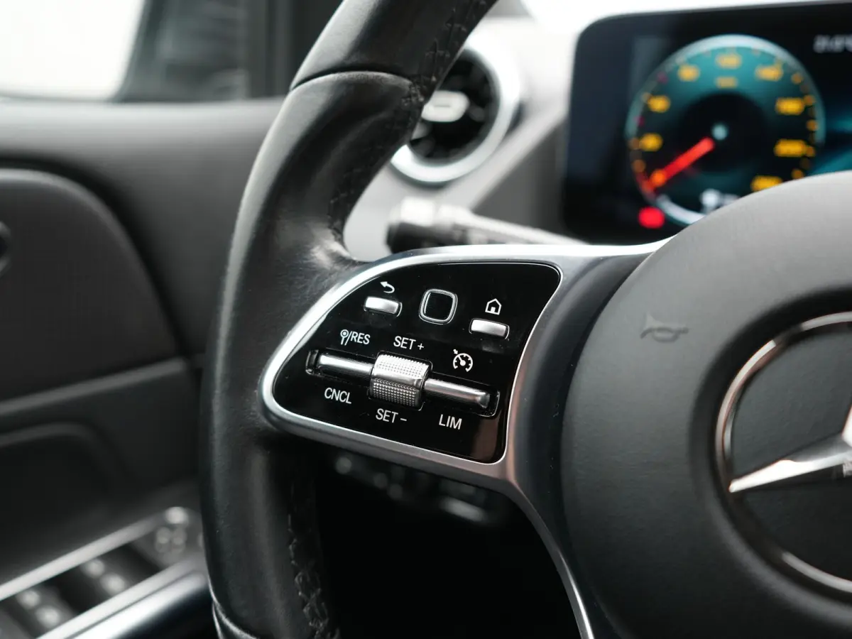250 e Business Line PHEV 218pk Dealer O.H. | SOH 95% | Stoelverwarming | Apple Carplay | Cruise Control | Widescreen Navi | Draadloze Telefoonlader | Park Assist | Lane Assist | DAB | LED Ko