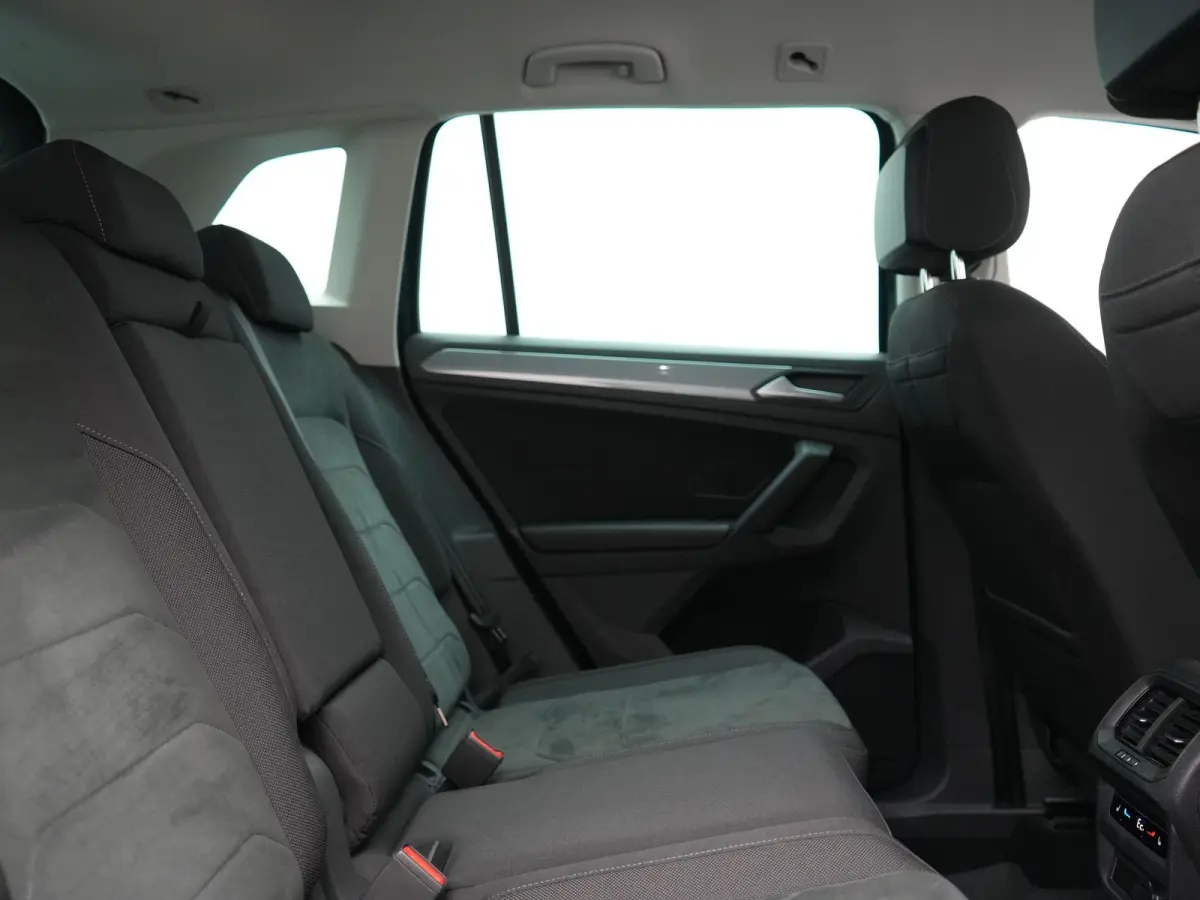 1.4 TSI eHybrid Elegance PHEV 245pk Dealer O.H. | SOH 88,4% | Trekhaak Af Fabriek | Adaptive Cruise | Camera | Alcantara Sportstoelen Massage & Verwarmd | Stuur Verwarmd | Apple Carplay | Na
