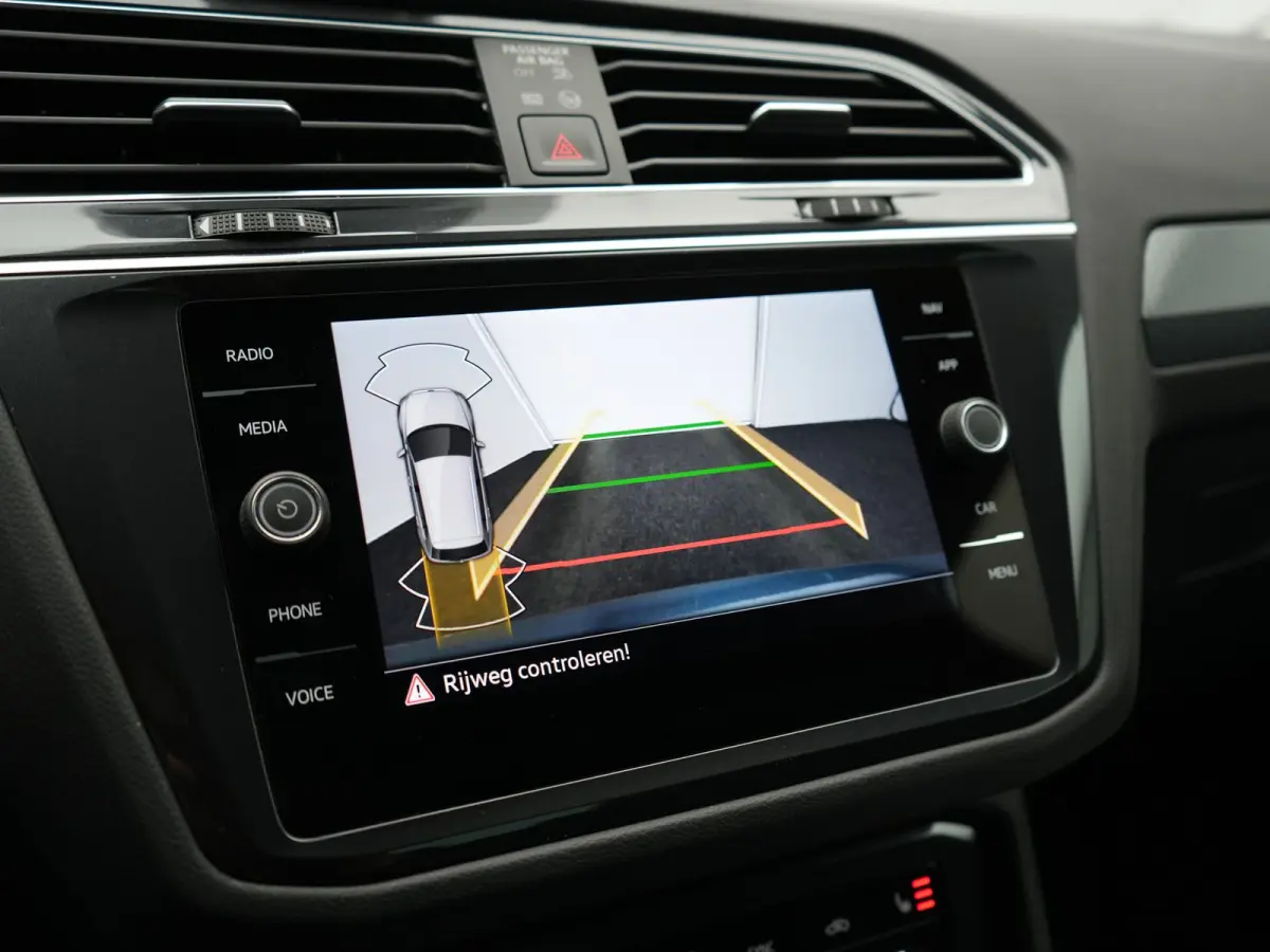 1.4 TSI eHybrid Elegance PHEV 245pk Dealer O.H. | SOH 88,4% | Trekhaak Af Fabriek | Adaptive Cruise | Camera | Alcantara Sportstoelen Massage & Verwarmd | Stuur Verwarmd | Apple Carplay | Na