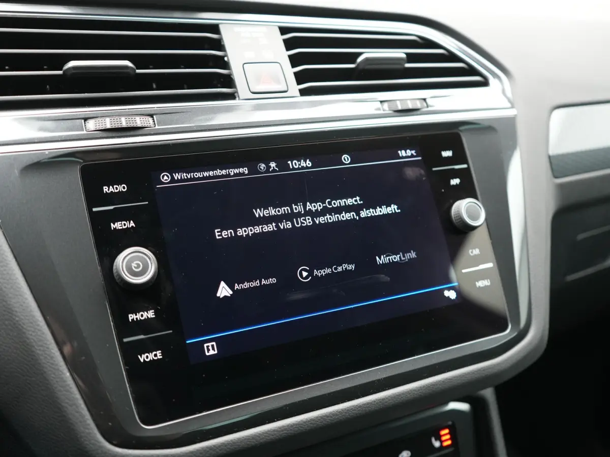 1.4 TSI eHybrid Elegance PHEV 245pk Dealer O.H. | SOH 88,4% | Trekhaak Af Fabriek | Adaptive Cruise | Camera | Alcantara Sportstoelen Massage & Verwarmd | Stuur Verwarmd | Apple Carplay | Na