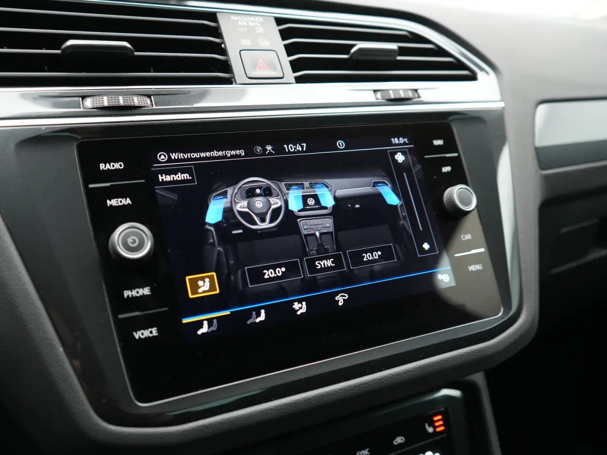 1.4 TSI eHybrid Elegance PHEV 245pk Dealer O.H. | SOH 88,4% | Trekhaak Af Fabriek | Adaptive Cruise | Camera | Alcantara Sportstoelen Massage & Verwarmd | Stuur Verwarmd | Apple Carplay | Na