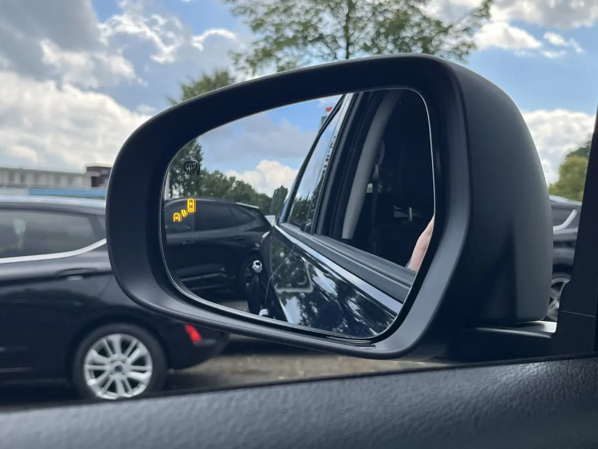 1.4 Boosterjet Smart Hybrid Select | €2.000,- voordeel | In meerdere kleuren leverbaar | Adapt. Cruise | Camera | Dodehoek | Rijstrook | Stoelverwarming | etc. etc.