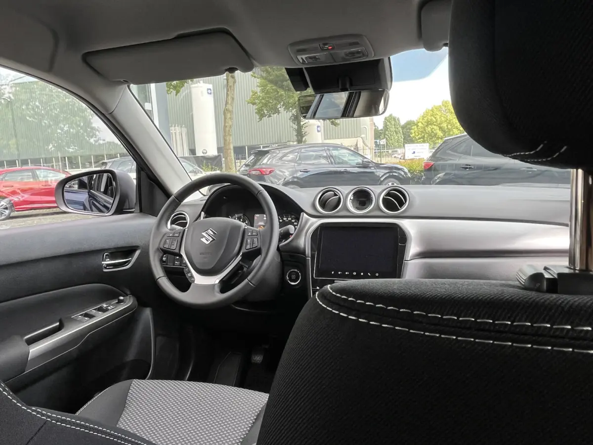 1.4 Boosterjet Smart Hybrid Select | €2.000,- voordeel | In meerdere kleuren leverbaar | Adapt. Cruise | Camera | Dodehoek | Rijstrook | Stoelverwarming | etc. etc.