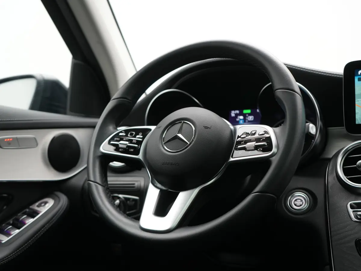 4MATIC Premium PHEV 320pk Dealer O.H. | SOH 92,1% | Panodak | Camera | Sfeerverlichting | Sportstoelen Verwarmd | Apple Carplay | Navigatie | DAB | Plug In Hybrid |