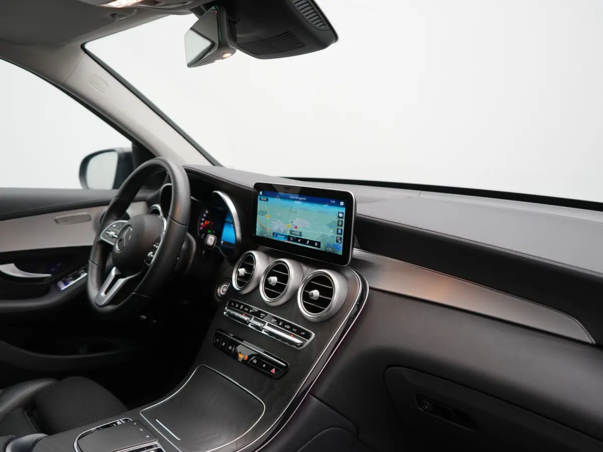 4MATIC Premium PHEV 320pk Dealer O.H. | SOH 92,1% | Panodak | Camera | Sfeerverlichting | Sportstoelen Verwarmd | Apple Carplay | Navigatie | DAB | Plug In Hybrid |