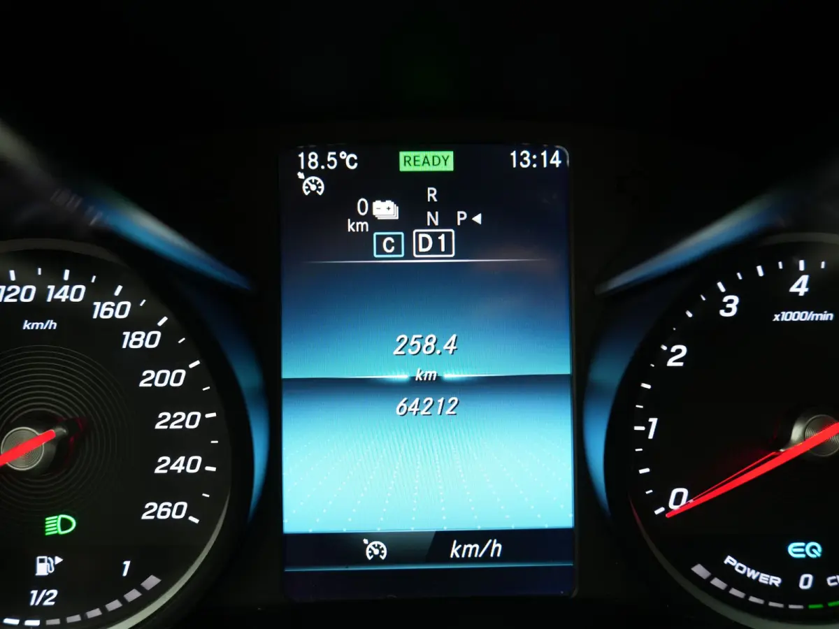 4MATIC Premium PHEV 320pk Dealer O.H. | SOH 92,1% | Panodak | Camera | Sfeerverlichting | Sportstoelen Verwarmd | Apple Carplay | Navigatie | DAB | Plug In Hybrid |