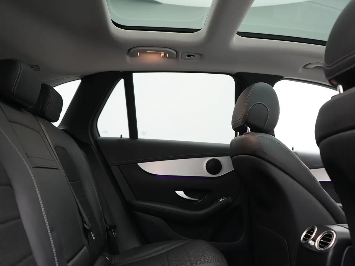 4MATIC Premium PHEV 320pk Dealer O.H. | SOH 92,1% | Panodak | Camera | Sfeerverlichting | Sportstoelen Verwarmd | Apple Carplay | Navigatie | DAB | Plug In Hybrid |