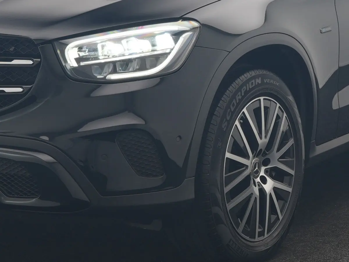 4MATIC Premium PHEV 320pk Dealer O.H. | SOH 92,1% | Panodak | Camera | Sfeerverlichting | Sportstoelen Verwarmd | Apple Carplay | Navigatie | DAB | Plug In Hybrid |