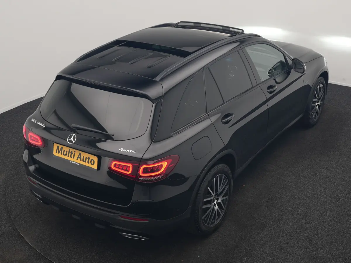 4MATIC Premium PHEV 320pk Dealer O.H. | SOH 92,1% | Panodak | Camera | Sfeerverlichting | Sportstoelen Verwarmd | Apple Carplay | Navigatie | DAB | Plug In Hybrid |