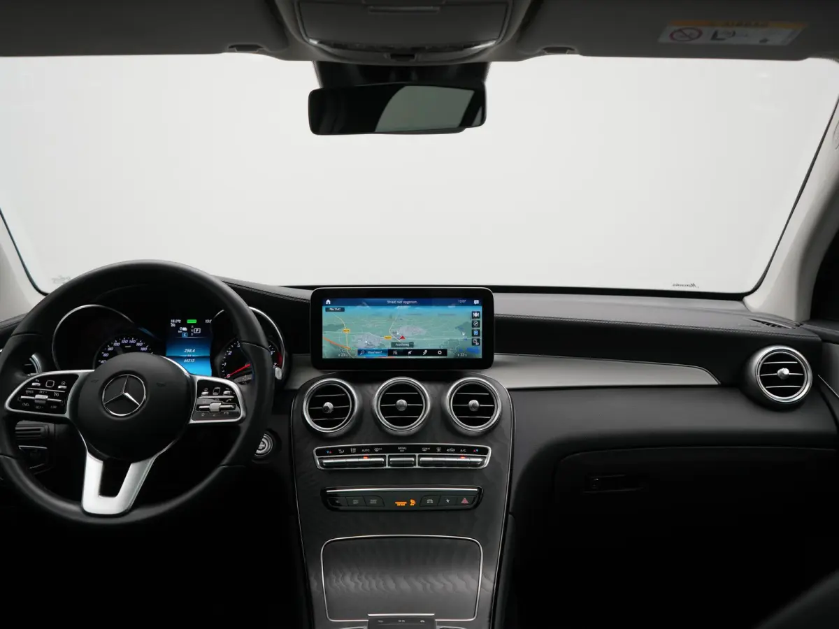4MATIC Premium PHEV 320pk Dealer O.H. | SOH 92,1% | Panodak | Camera | Sfeerverlichting | Sportstoelen Verwarmd | Apple Carplay | Navigatie | DAB | Plug In Hybrid |