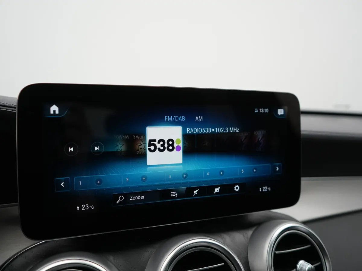 4MATIC Premium PHEV 320pk Dealer O.H. | SOH 92,1% | Panodak | Camera | Sfeerverlichting | Sportstoelen Verwarmd | Apple Carplay | Navigatie | DAB | Plug In Hybrid |