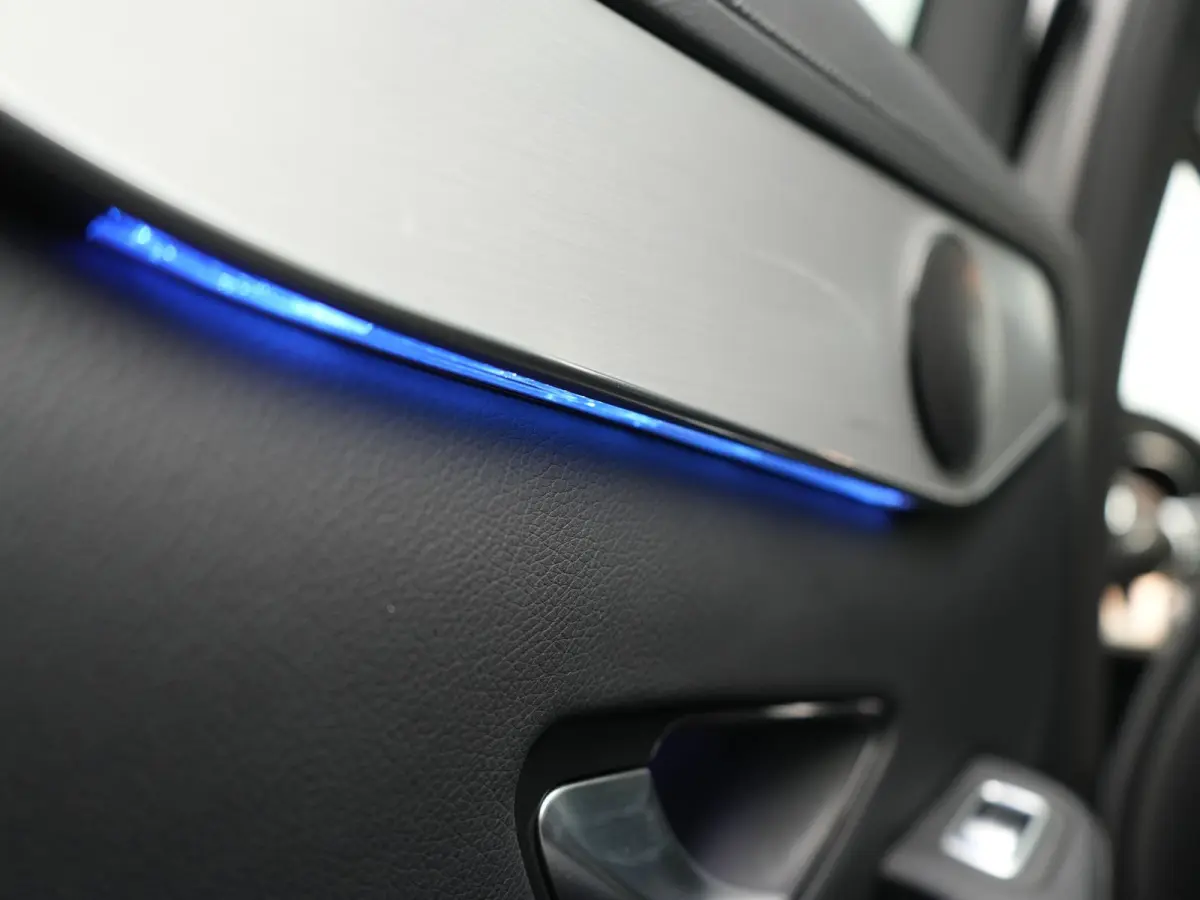 4MATIC Premium PHEV 320pk Dealer O.H. | SOH 92,1% | Panodak | Camera | Sfeerverlichting | Sportstoelen Verwarmd | Apple Carplay | Navigatie | DAB | Plug In Hybrid |