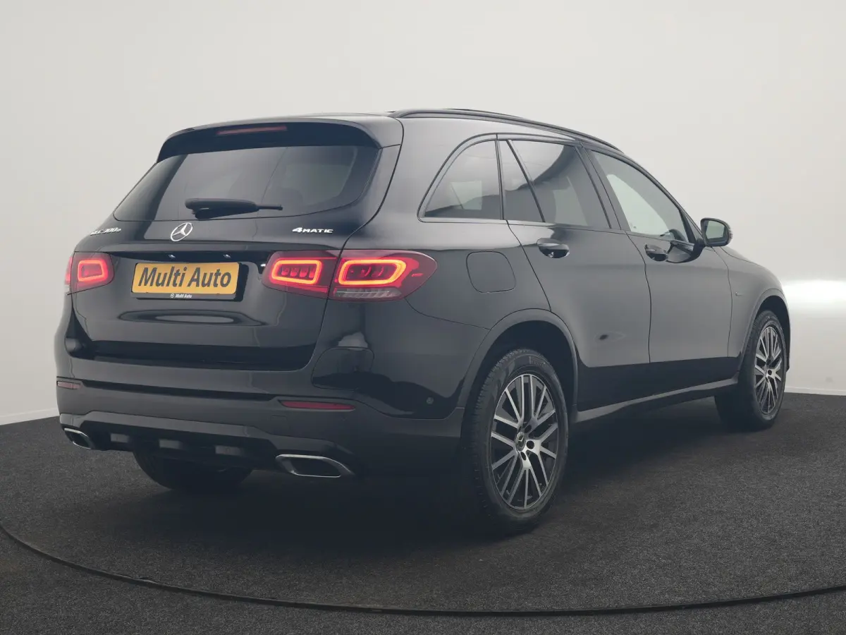 4MATIC Premium PHEV 320pk Dealer O.H. | SOH 92,1% | Panodak | Camera | Sfeerverlichting | Sportstoelen Verwarmd | Apple Carplay | Navigatie | DAB | Plug In Hybrid |