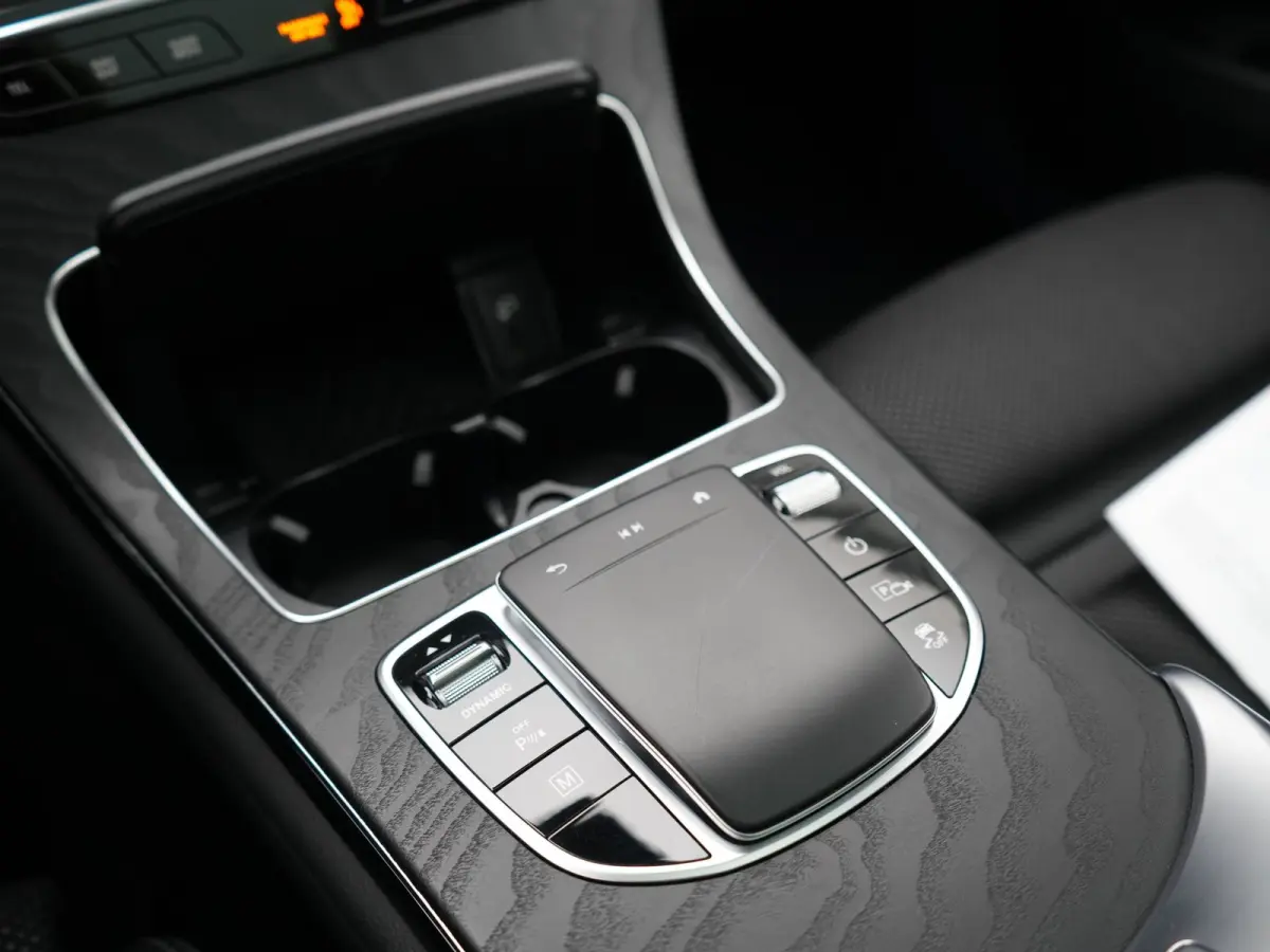 4MATIC Premium PHEV 320pk Dealer O.H. | SOH 92,1% | Panodak | Camera | Sfeerverlichting | Sportstoelen Verwarmd | Apple Carplay | Navigatie | DAB | Plug In Hybrid |