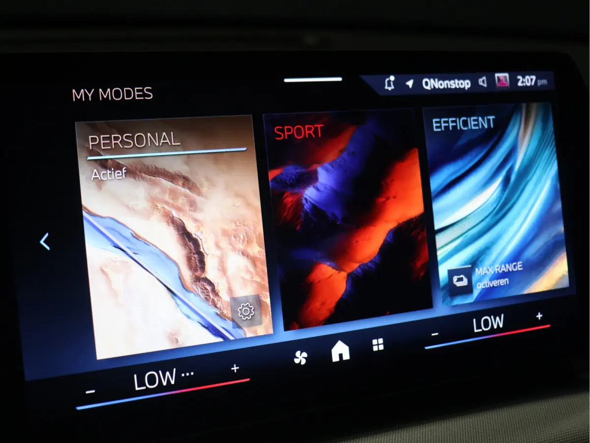 eDrive20 67 kWh [APPLE CARPLAY, ANDROID, CRUISE CONTROL, DIGITAL DASH, CAMERA, PDC V+A, SPORT, CLIMATE CONTROL, ELEKTRISCHE ACHTERKLEP,  NAVIGATIE, BLUETOOTH, NIEUWSTAAT]