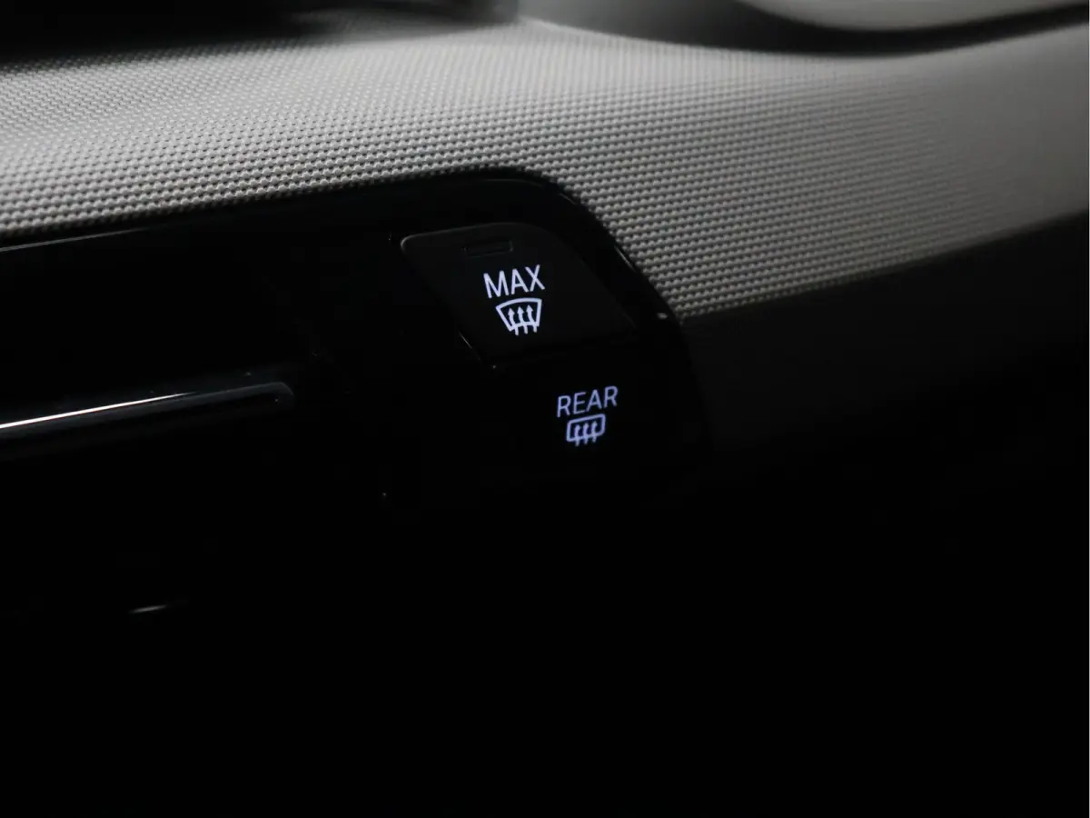eDrive20 67 kWh [APPLE CARPLAY, ANDROID, CRUISE CONTROL, DIGITAL DASH, CAMERA, PDC V+A, SPORT, CLIMATE CONTROL, ELEKTRISCHE ACHTERKLEP,  NAVIGATIE, BLUETOOTH, NIEUWSTAAT]