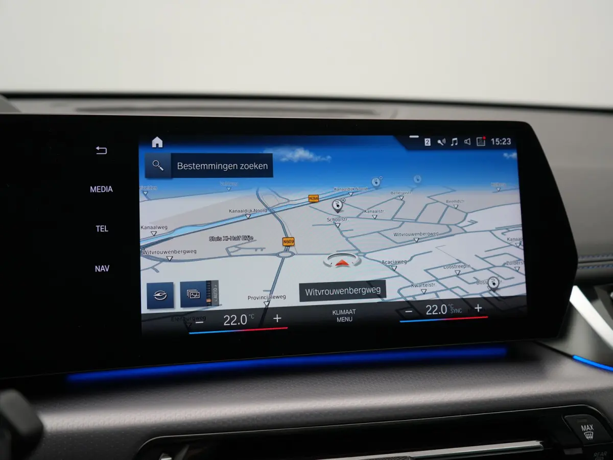 xDrive30e M Sport PHEV 326pk Dealer O.H. | SOH 95,9% | Trekhaak Af Fabriek | Panodak | Head Up | Adaptive Cruise | 360 Camera | Harman / Kardon | Alcantara Sportstoelen Massage & Memory | BL