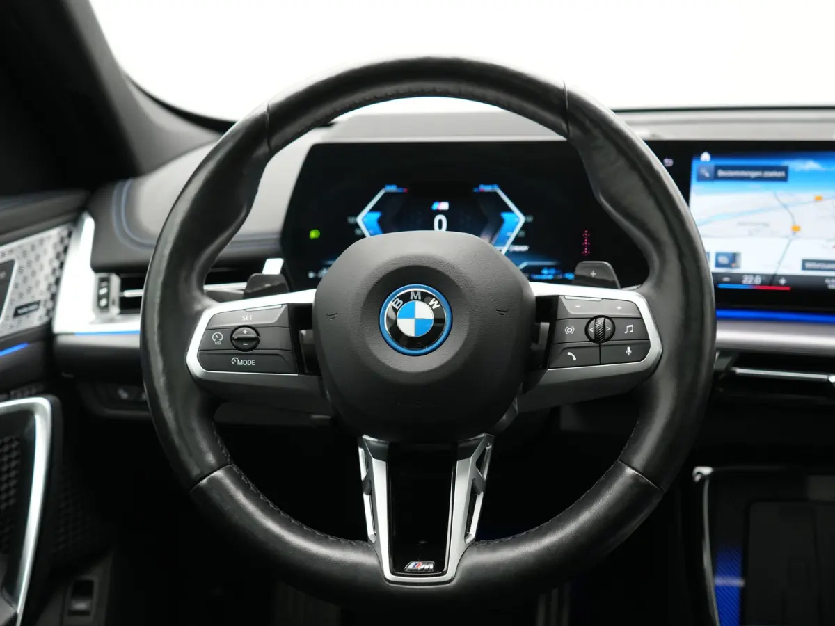 xDrive30e M Sport PHEV 326pk Dealer O.H. | SOH 95,9% | Trekhaak Af Fabriek | Panodak | Head Up | Adaptive Cruise | 360 Camera | Harman / Kardon | Alcantara Sportstoelen Massage & Memory | BL