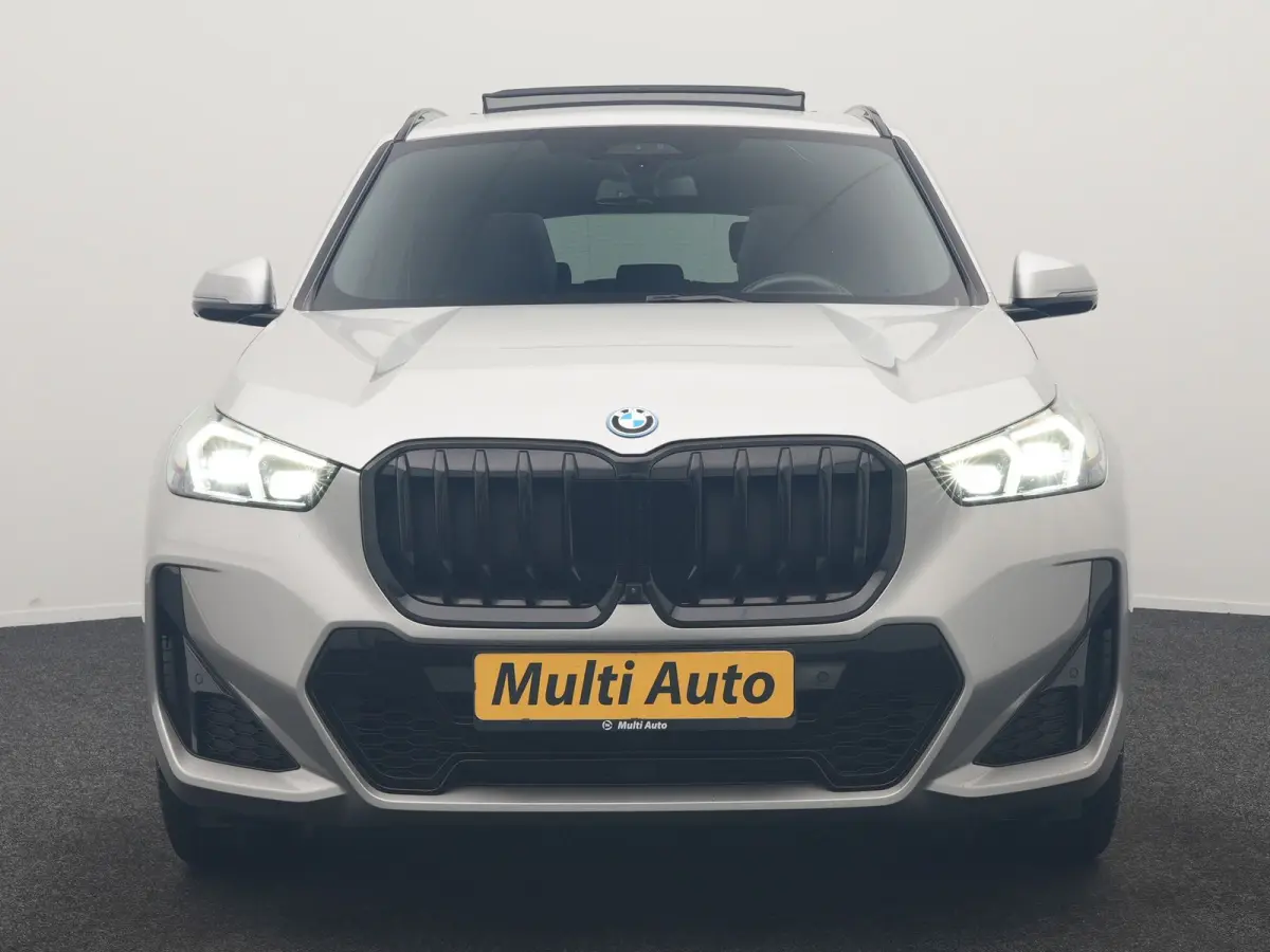 xDrive30e M Sport PHEV 326pk Dealer O.H. | SOH 95,9% | Trekhaak Af Fabriek | Panodak | Head Up | Adaptive Cruise | 360 Camera | Harman / Kardon | Alcantara Sportstoelen Massage & Memory | BL