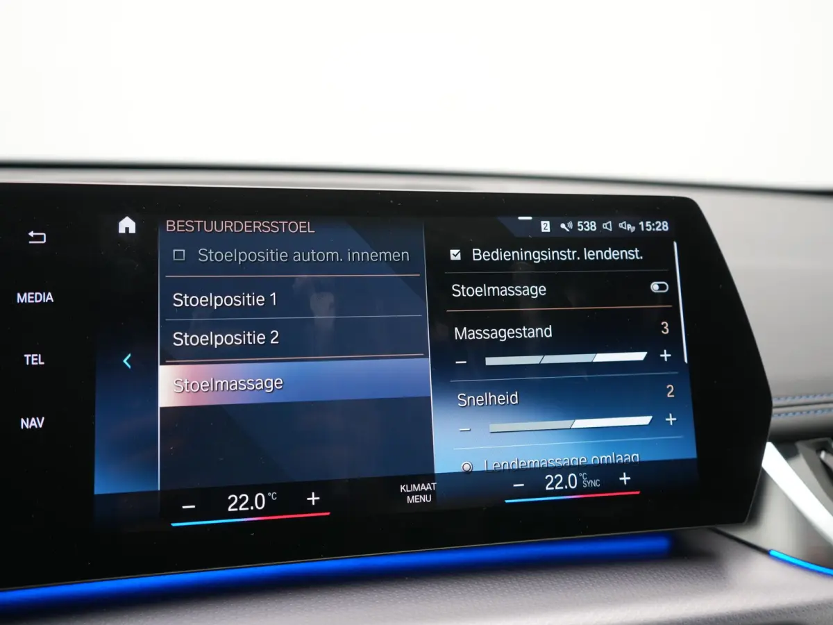 xDrive30e M Sport PHEV 326pk Dealer O.H. | SOH 95,9% | Trekhaak Af Fabriek | Panodak | Head Up | Adaptive Cruise | 360 Camera | Harman / Kardon | Alcantara Sportstoelen Massage & Memory | BL