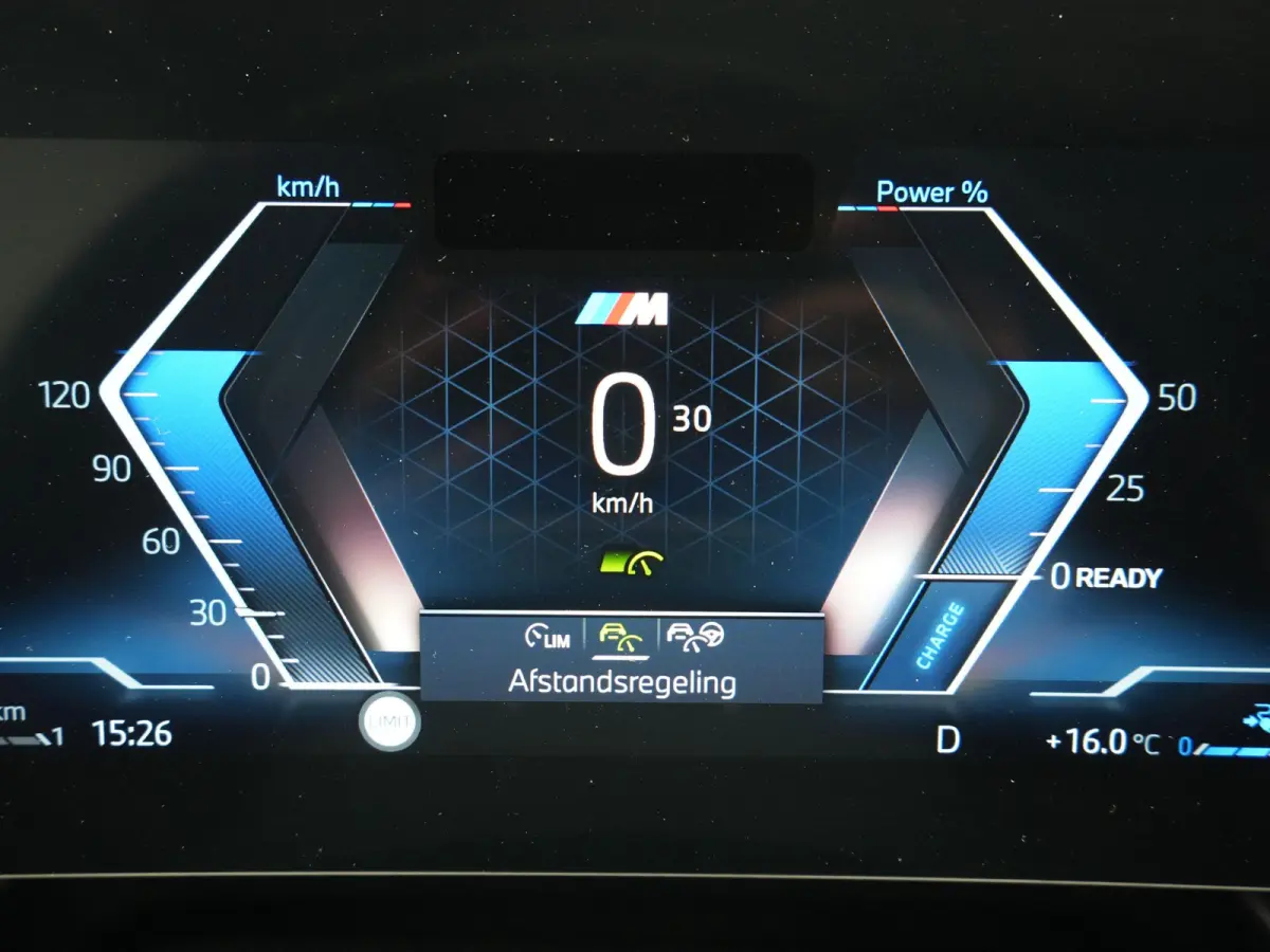 xDrive30e M Sport PHEV 326pk Dealer O.H. | SOH 95,9% | Trekhaak Af Fabriek | Panodak | Head Up | Adaptive Cruise | 360 Camera | Harman / Kardon | Alcantara Sportstoelen Massage & Memory | BL