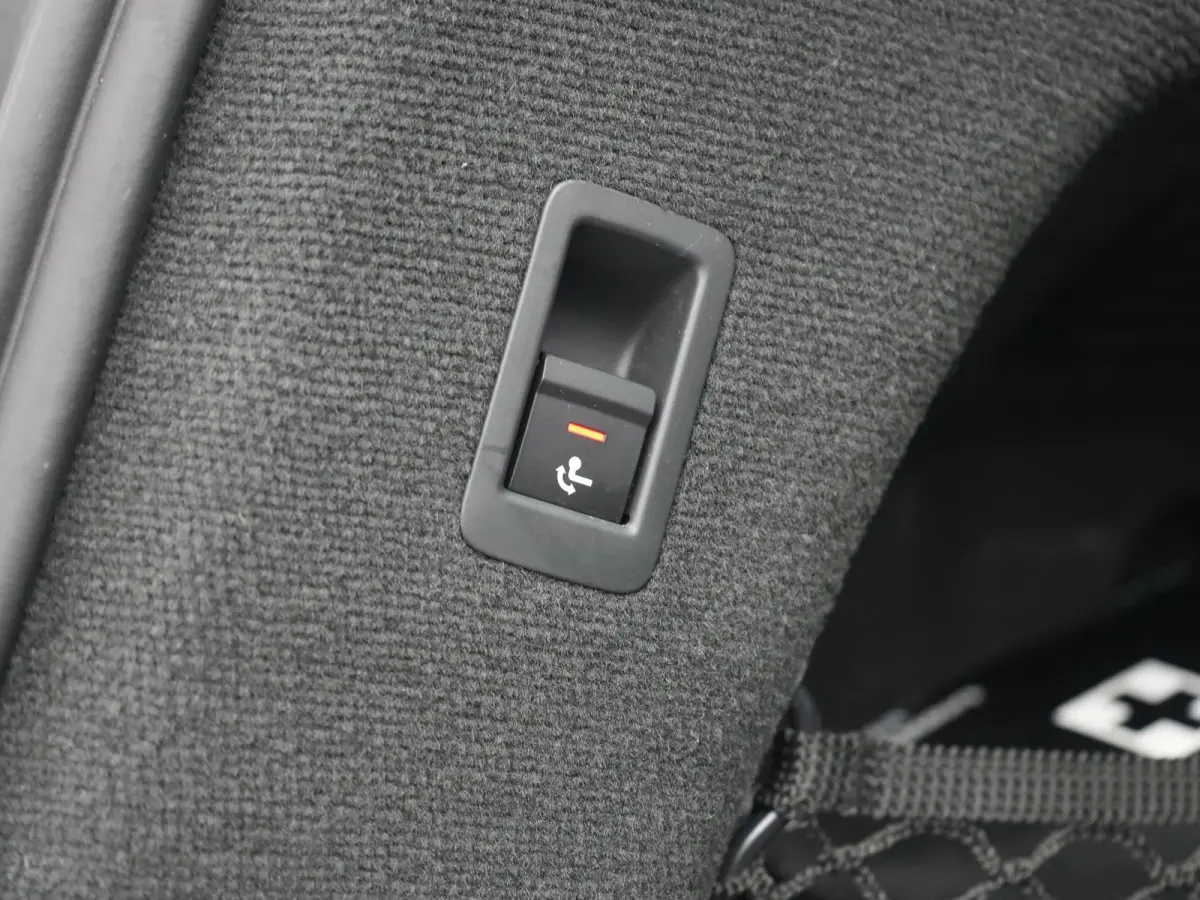 55 TFSI e Quattro 2x S Line PHEV 367pk Dealer O.H. | Trekhaak Af Fabriek | Panodak | Matrix LED | Alcantara Sportstoelen Memory & Verwarmd | Camera | Keyless | 20"L.M | Navigatie | DAB | Cru