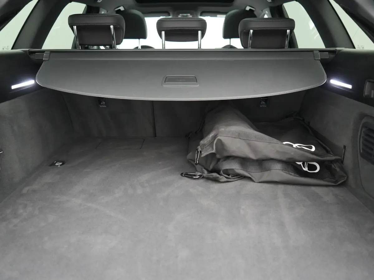 55 TFSI e Quattro 2x S Line PHEV 367pk Dealer O.H. | Trekhaak Af Fabriek | Panodak | Matrix LED | Alcantara Sportstoelen Memory & Verwarmd | Camera | Keyless | 20"L.M | Navigatie | DAB | Cru