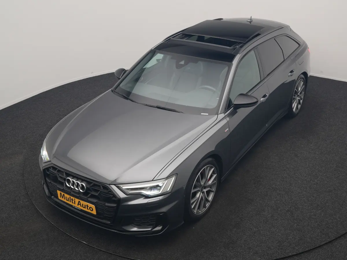 55 TFSI e Quattro 2x S Line PHEV 367pk Dealer O.H. | Trekhaak Af Fabriek | Panodak | Matrix LED | Alcantara Sportstoelen Memory & Verwarmd | Camera | Keyless | 20"L.M | Navigatie | DAB | Cru