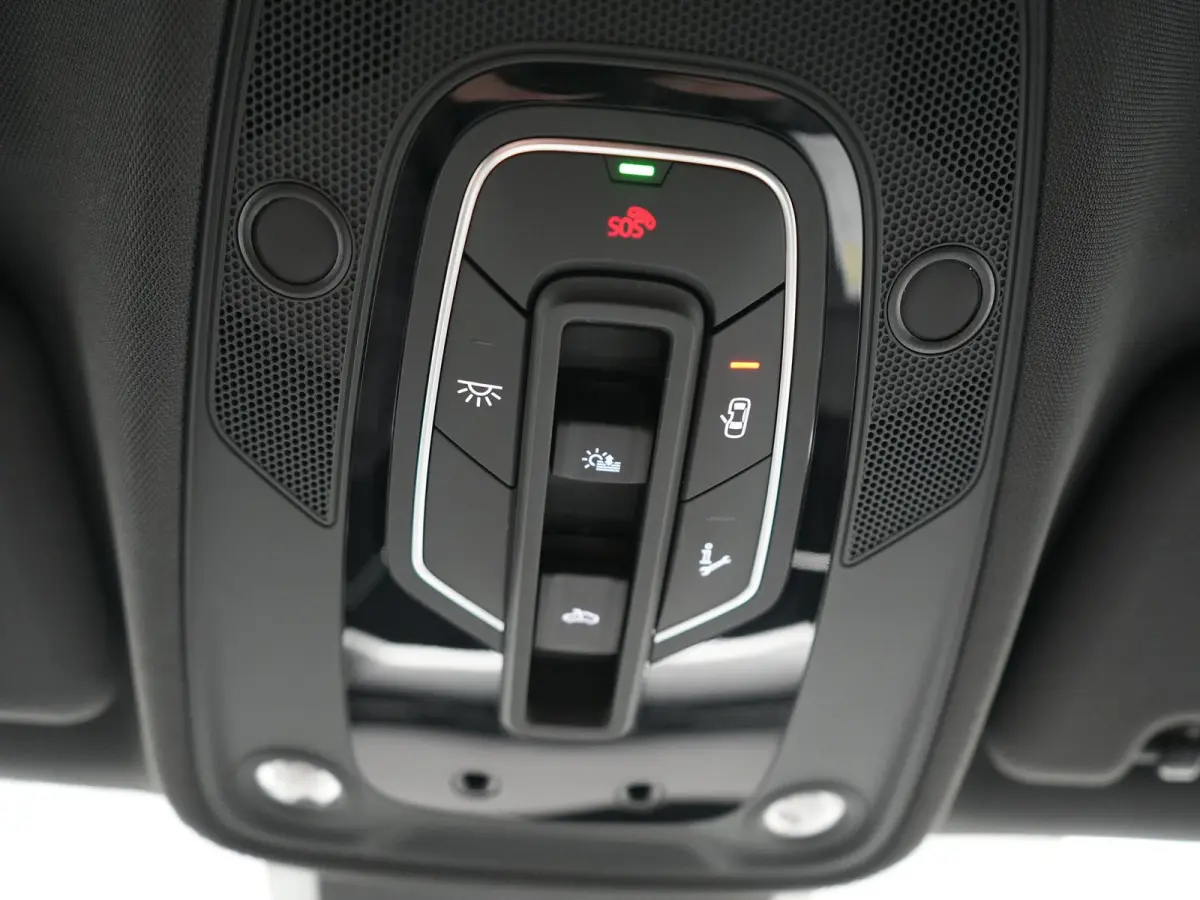 55 TFSI e Quattro 2x S Line PHEV 367pk Dealer O.H. | Trekhaak Af Fabriek | Panodak | Matrix LED | Alcantara Sportstoelen Memory & Verwarmd | Camera | Keyless | 20"L.M | Navigatie | DAB | Cru